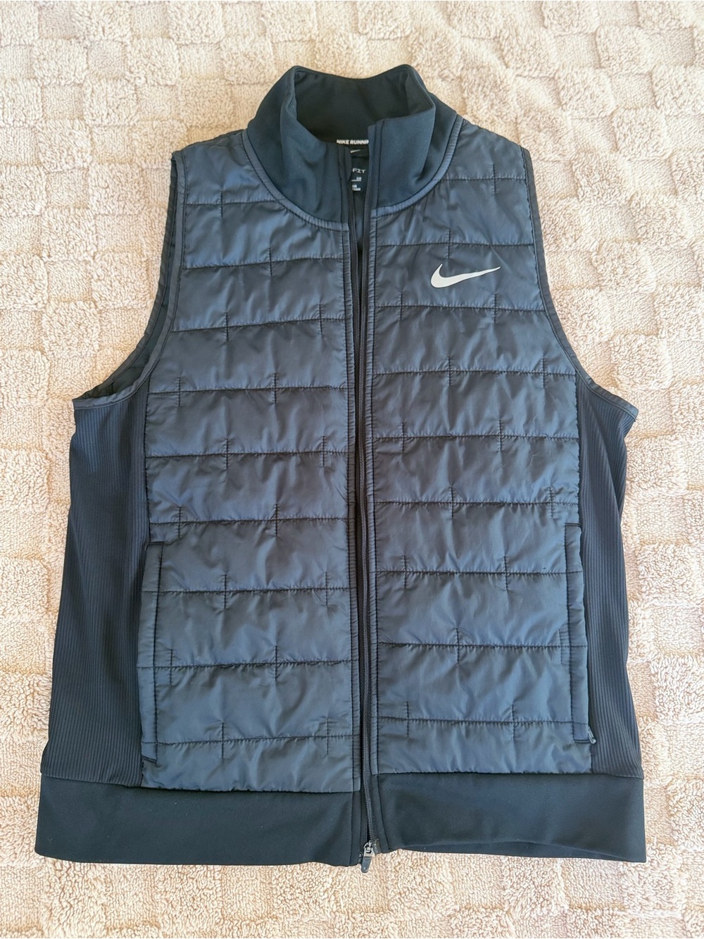 Nike Therma-FIT Women’s Small Black Quilted Running Vest